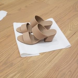 Vince nude sandals
